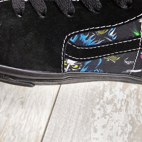 Vans X Disney 100 SK8-Hi Villains - Picture 12 of 14